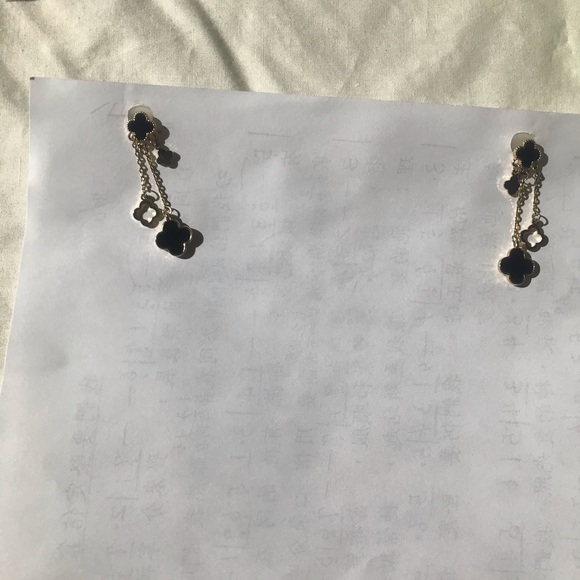 V C A Inspired quatrefoil drop earrings - Picture 7 of 8